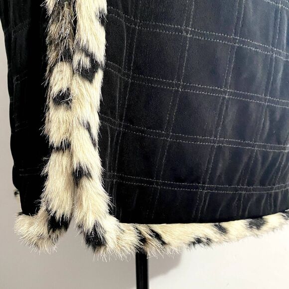 Chico's Travelers Black Quilted Vest Faux Fur Trim Leopard Print Size Large (2) - Picture 3 of 5